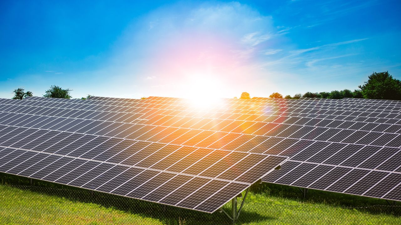 Energia solar ultrapassa geração de usinas térmicas no País em 2021